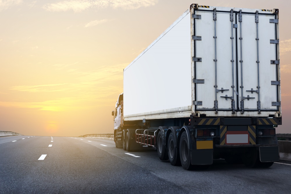 Entenda a relação entre eixos de caminhão, carga e pedágio